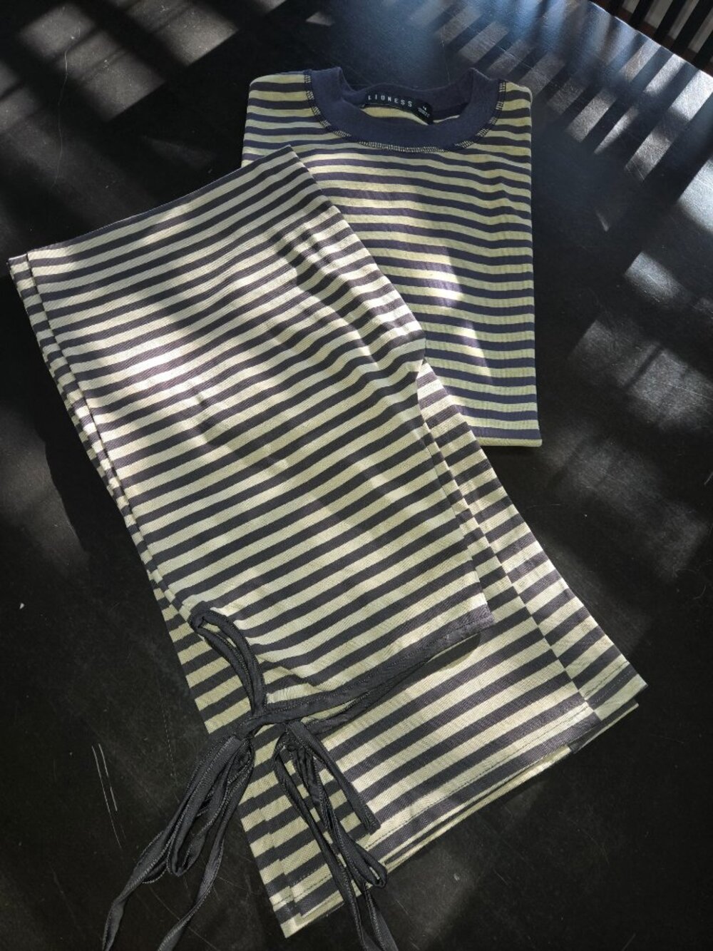 Lioness striped set in a blue/brown and yellow/beige - Picture 2 of 9